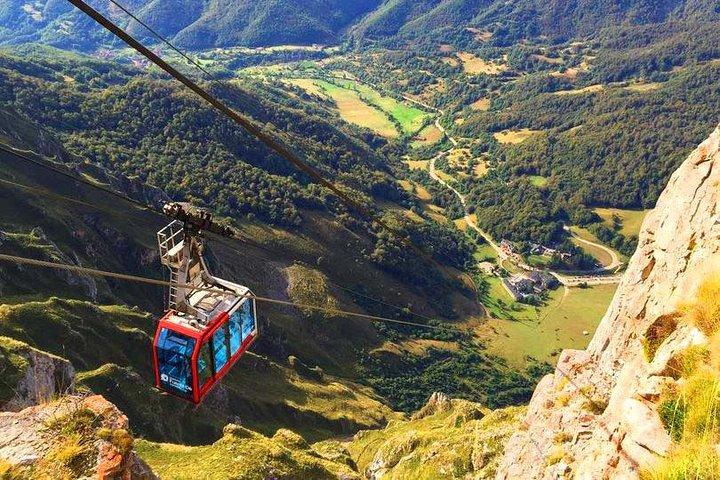 Full Day Private 4WD Tour from Santander to Picos de Europa. Excellent meals.